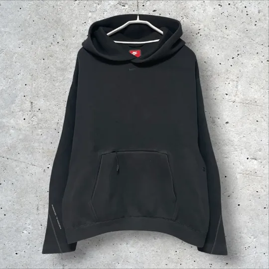 NIKE Tech Fleece Oversized Hoodie