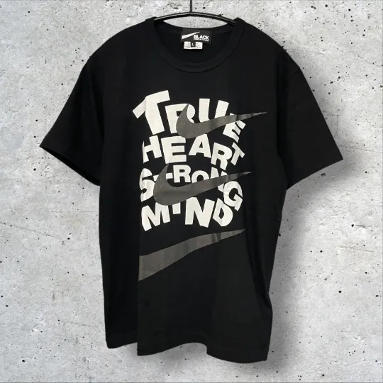 BLACK COMME des GARCONS × NIKE Tシャツ